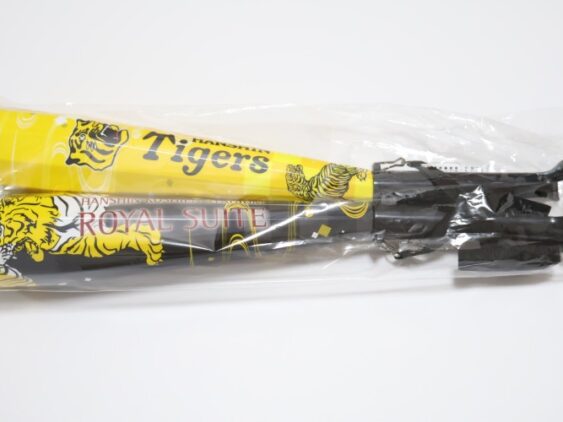 Hanshin Tigers Royal Suite Plastic Bat Noise Makers Black & Yellow